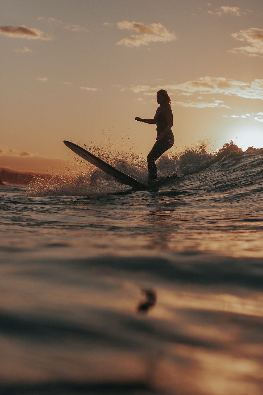 girl, surf, waves-5662898.jpg